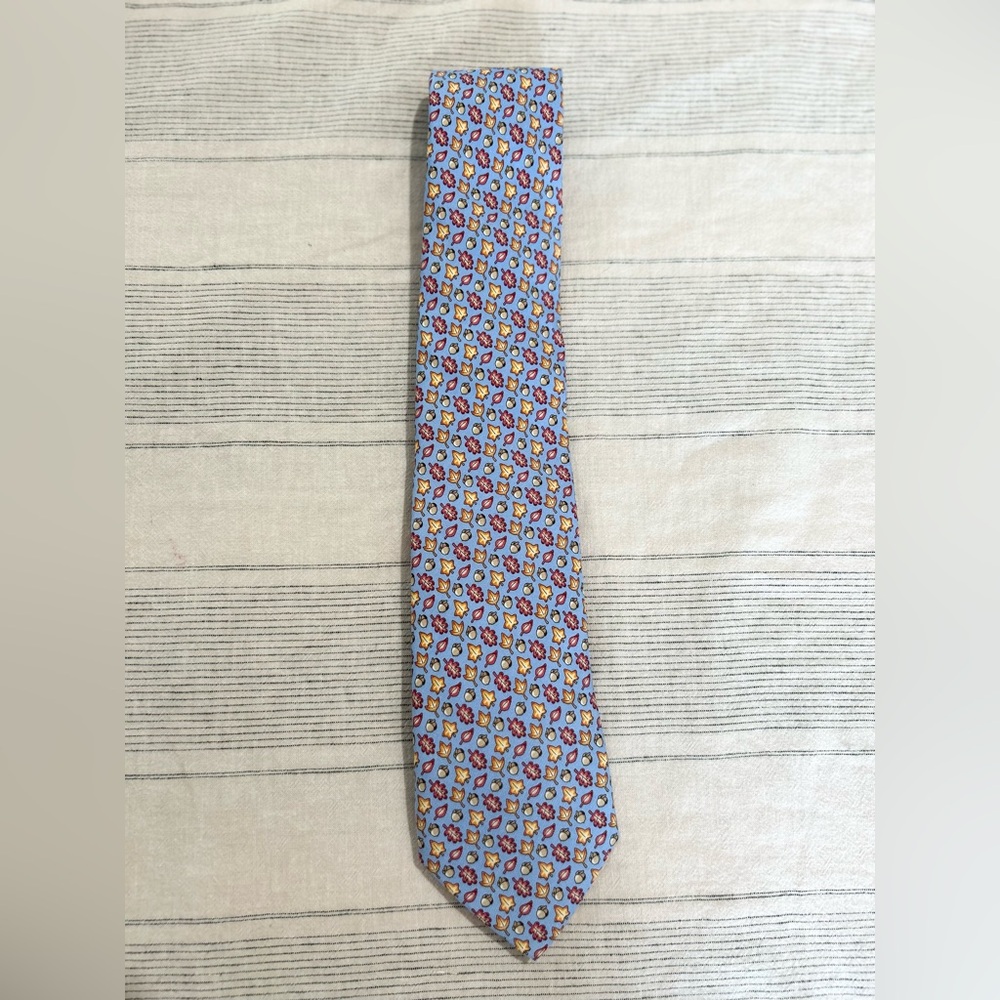 Vineyard vines tie